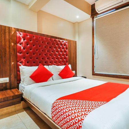 Oyo 70475 Hotel Sea Breeze Mumbai Exteriör bild