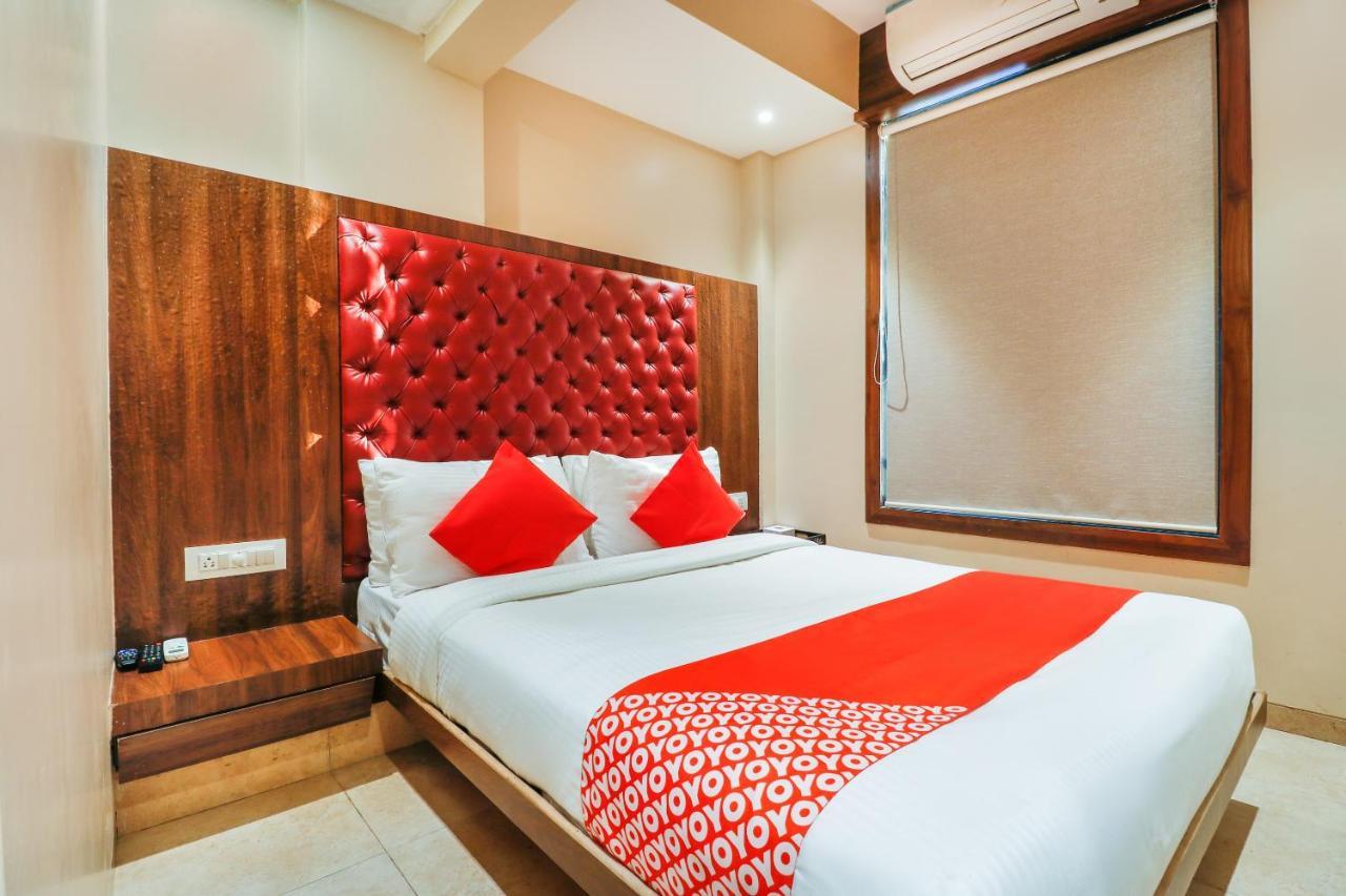Oyo 70475 Hotel Sea Breeze Mumbai Exteriör bild