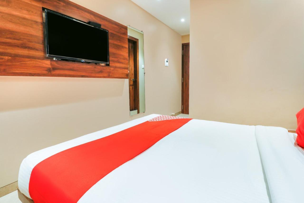 Oyo 70475 Hotel Sea Breeze Mumbai Exteriör bild