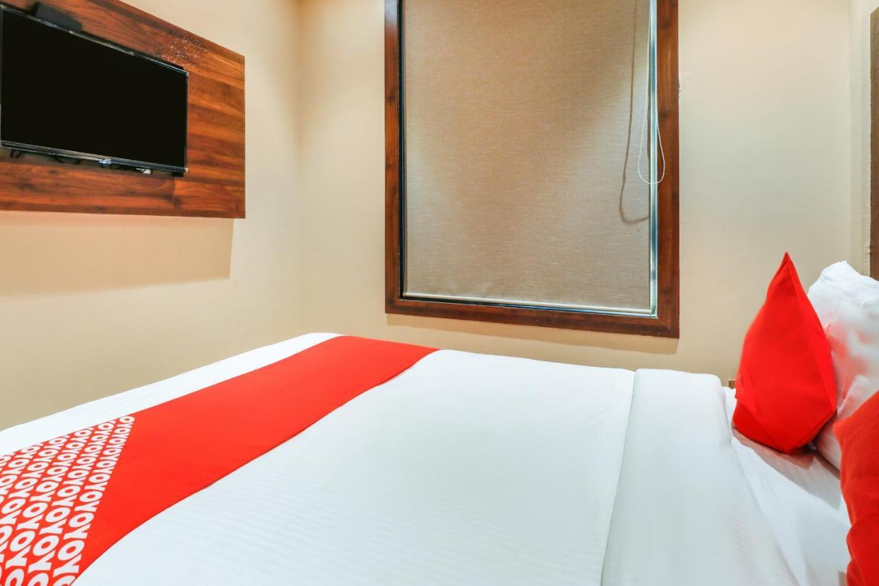 Oyo 70475 Hotel Sea Breeze Mumbai Exteriör bild