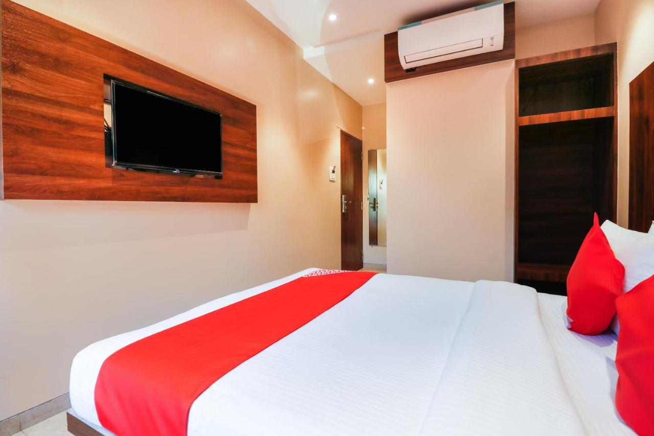Oyo 70475 Hotel Sea Breeze Mumbai Exteriör bild